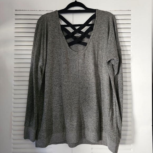 Flirtitude Active Top - Picture 4 of 7